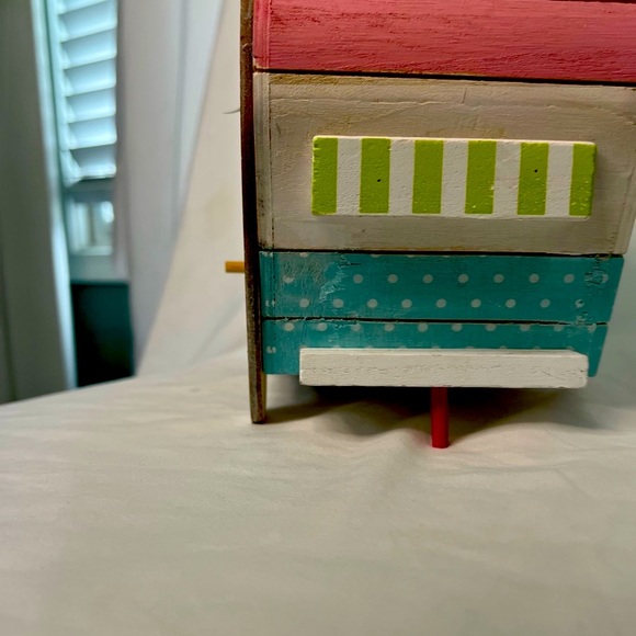 Summer Home Decor .  Cute Wooden Camper Decor.  Hanging Chain. Birdhouse. - Picture 8 of 8